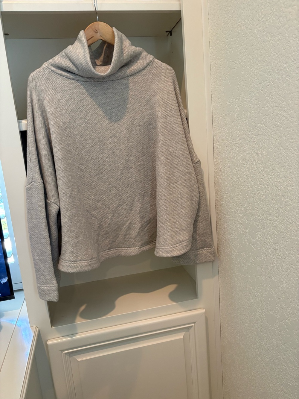 Free people free-est Light Gray Funnel Neck Small Hi lo Boho
